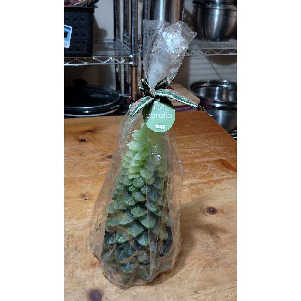 Tag X-Large Crooked Chunky Leaf Christmas Holiday Tree Candle Green 11″H x 5.5″D